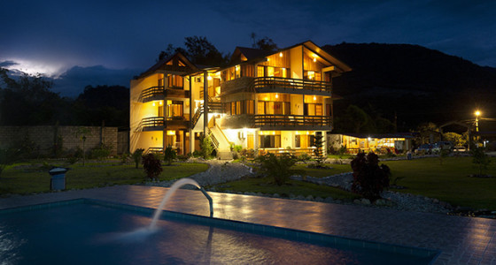 vista-nocturna-del-monte-prado-hotel-chanchamayo